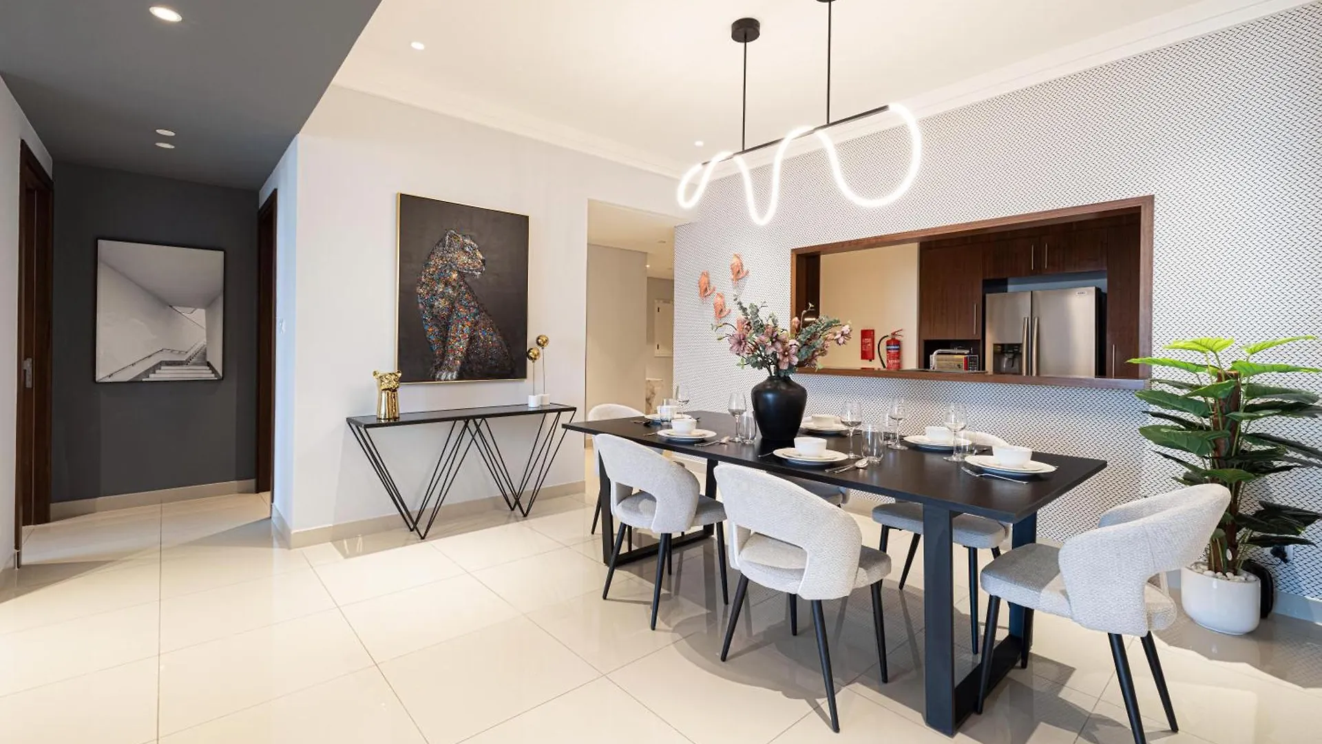 Modern 3Br + Maid Connected To Dubai Mall 0*,