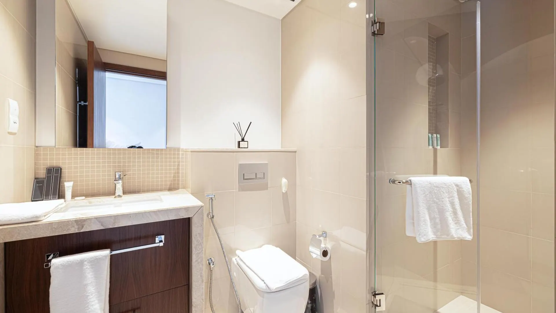 Apartment Modern 3Br + Maid Connected To Dubai Mall