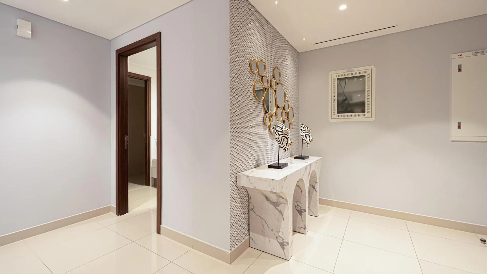 Modern 3Br + Maid Connected To Dubai Mall Apartment